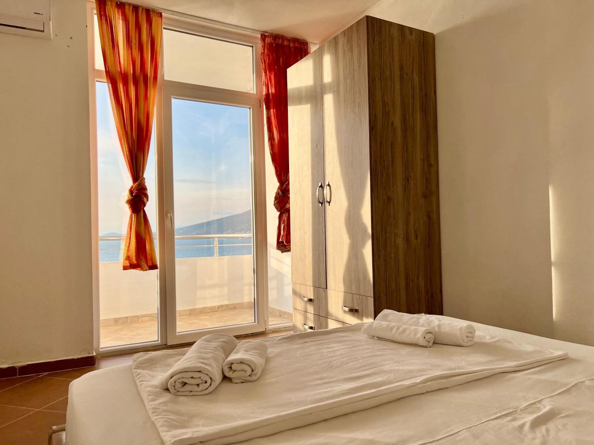 Redi'S Seaview Apartments Saranda Dış mekan fotoğraf