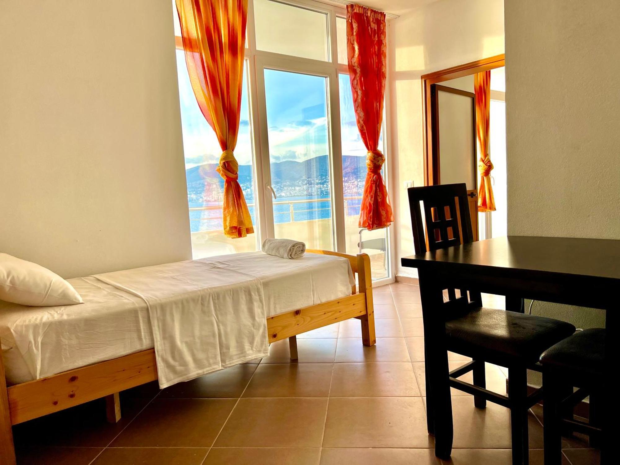 Redi'S Seaview Apartments Saranda Dış mekan fotoğraf