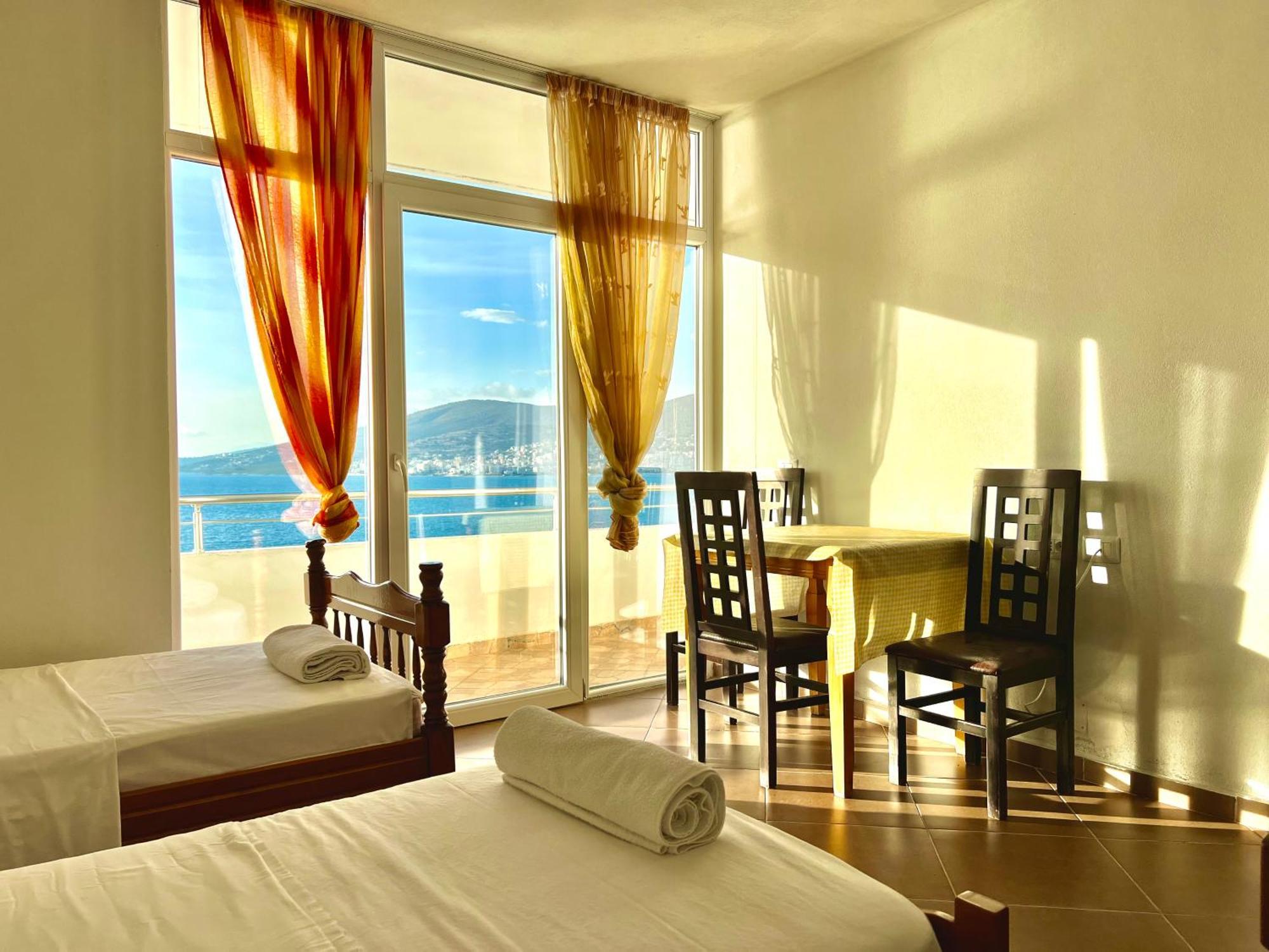 Redi'S Seaview Apartments Saranda Dış mekan fotoğraf