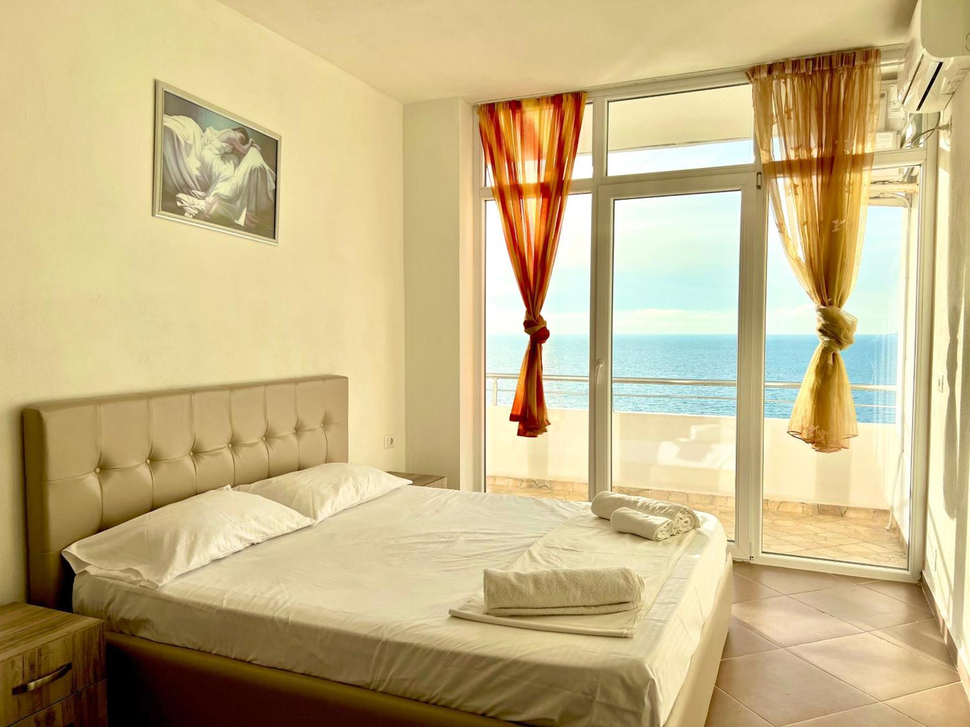 Redi'S Seaview Apartments Saranda Dış mekan fotoğraf