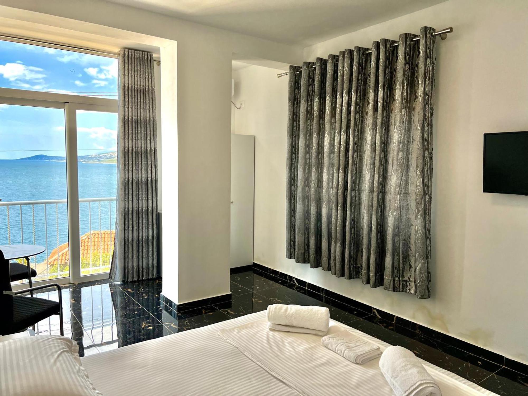 Redi'S Seaview Apartments Saranda Dış mekan fotoğraf