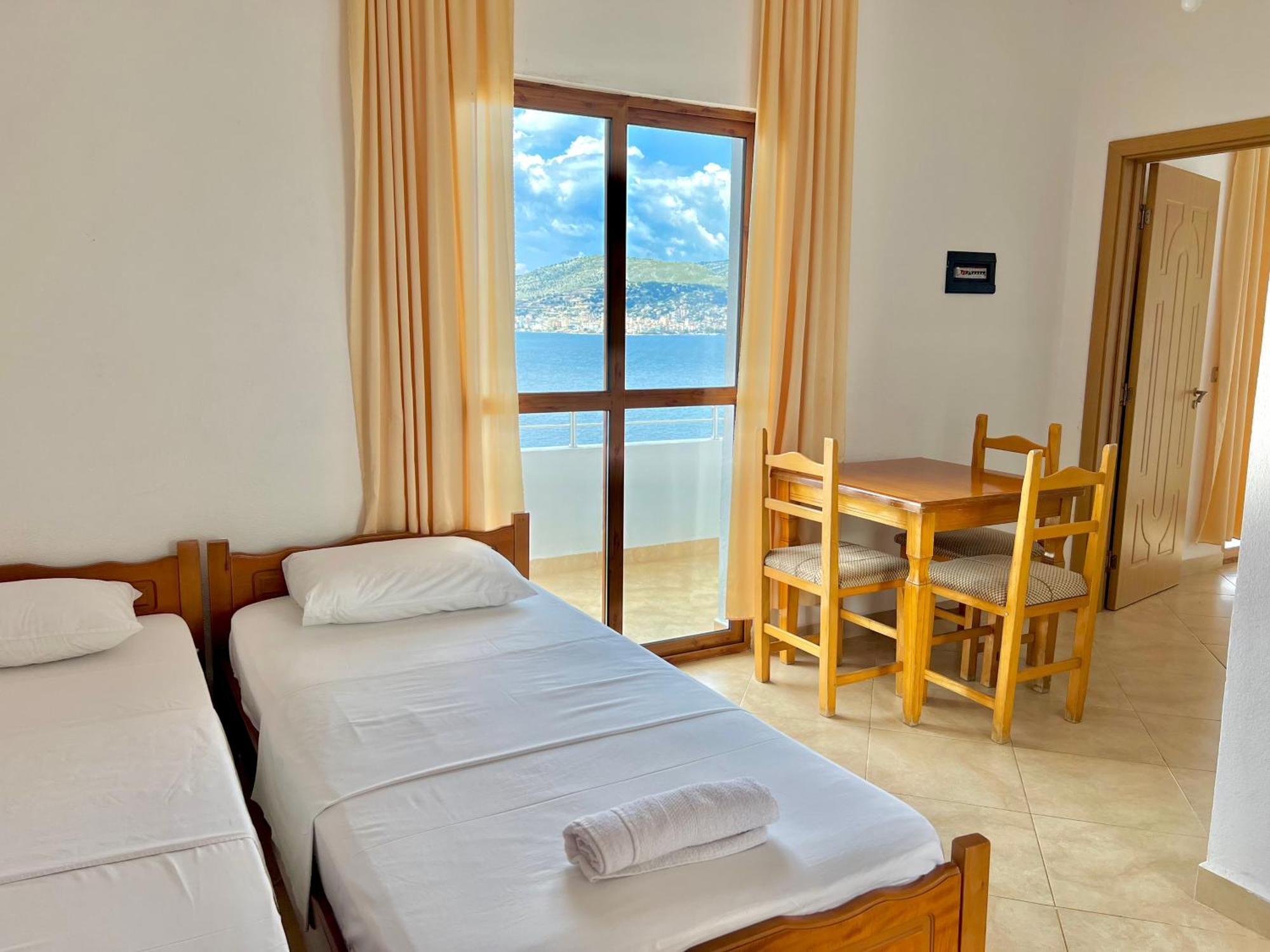 Redi'S Seaview Apartments Saranda Dış mekan fotoğraf