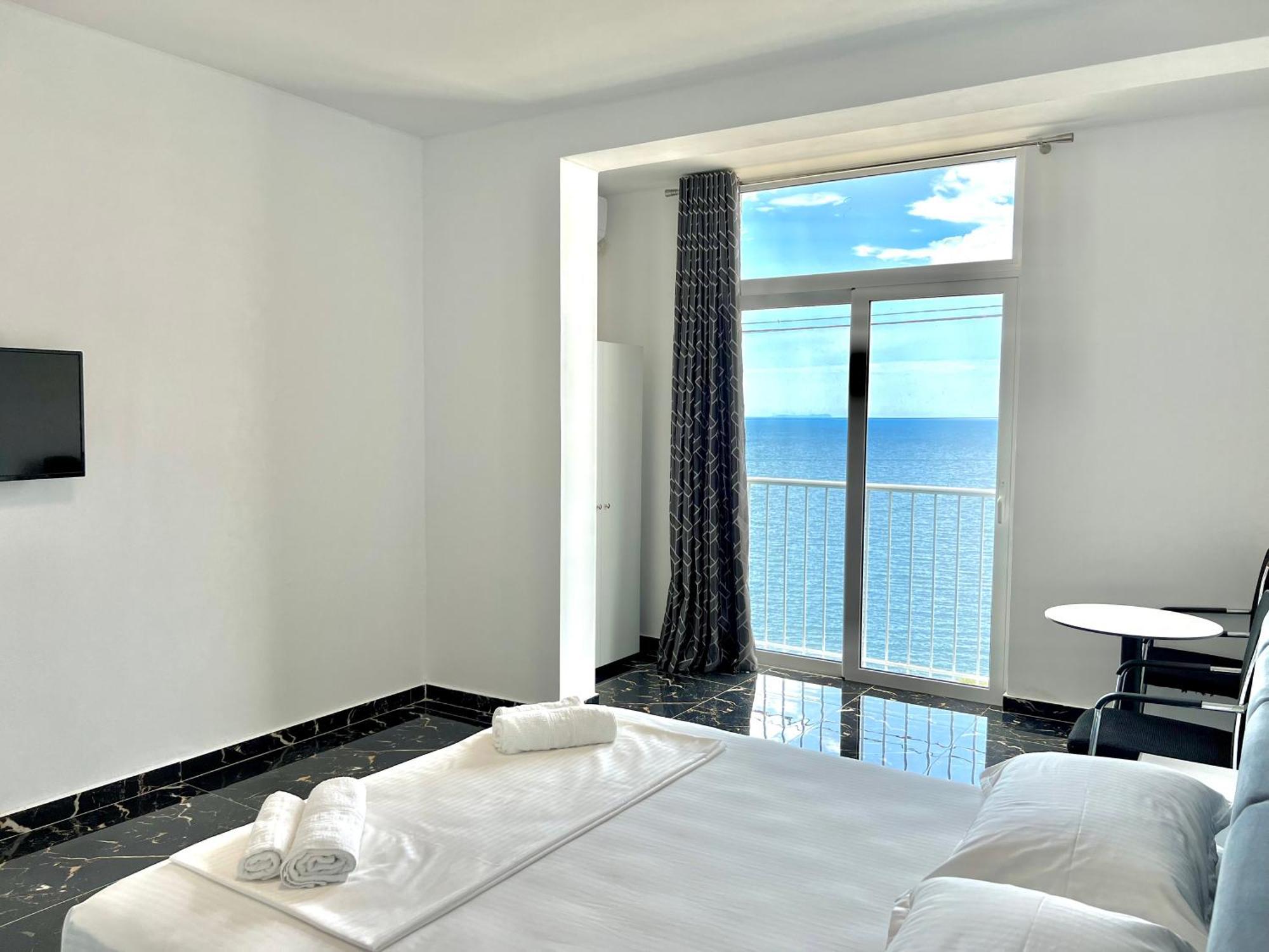 Redi'S Seaview Apartments Saranda Dış mekan fotoğraf